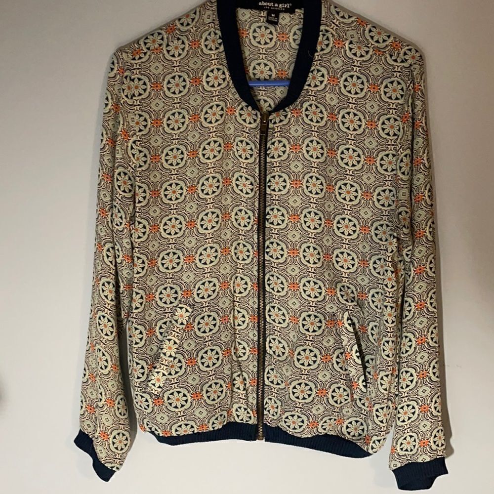 About A Girl LA Medium Zip Up Jacket w Pockets